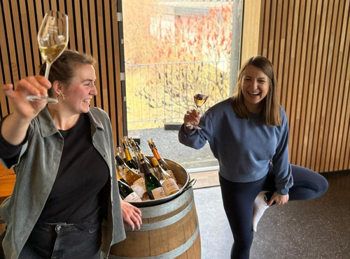 Sip & Strech – die Schampus-Yogastunde