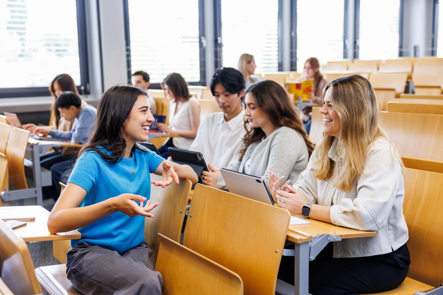 Bachelor-Online-Info-Session Management und Vertrieb