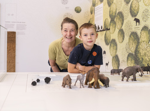 Mit Oma und Opa ins Museum „Eiszeit – wie Mammut, Höhlenbär und Schneehase bei uns lebten“